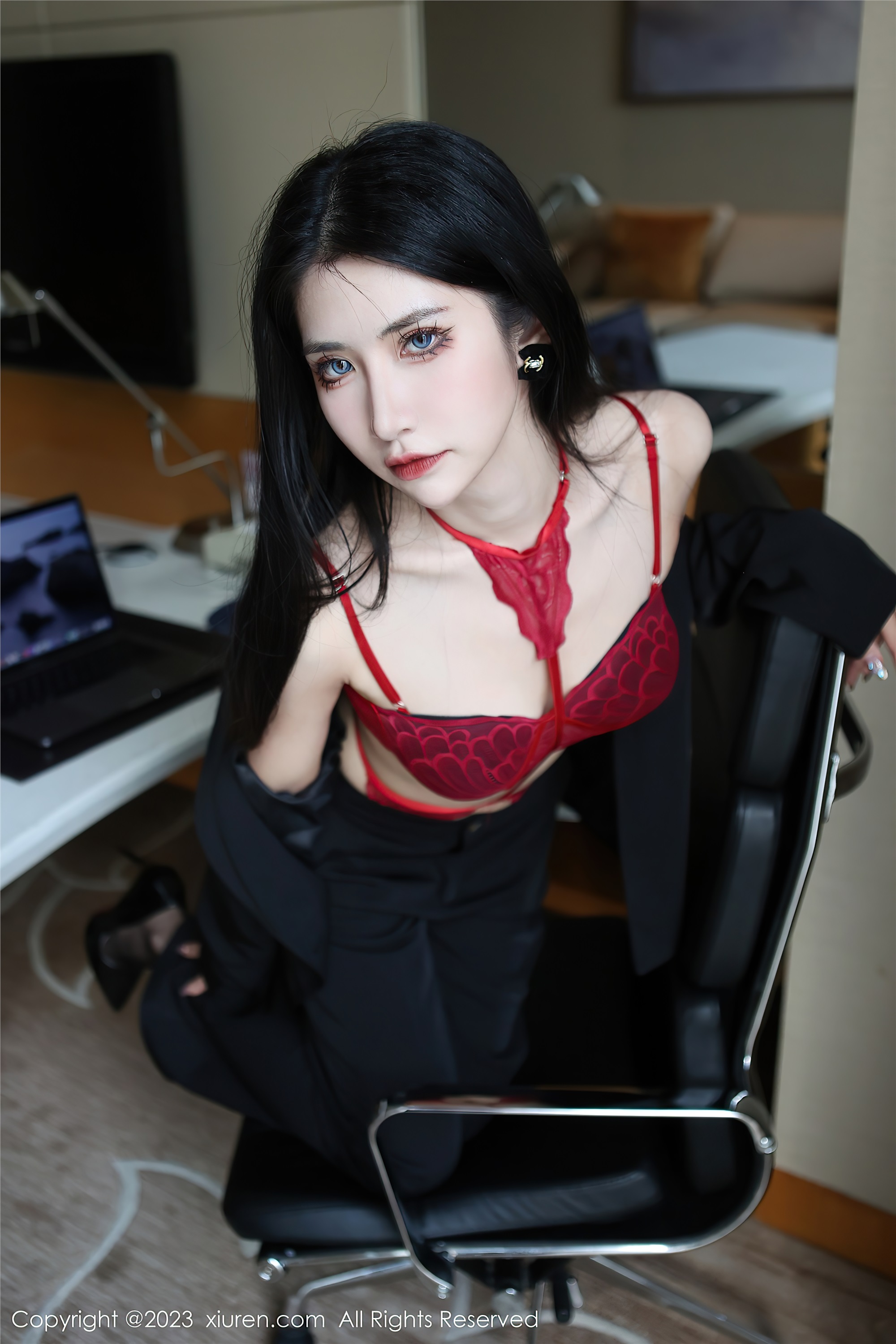 XiuRen秀人网  2023.03.13 NO.6402 依娜Yina